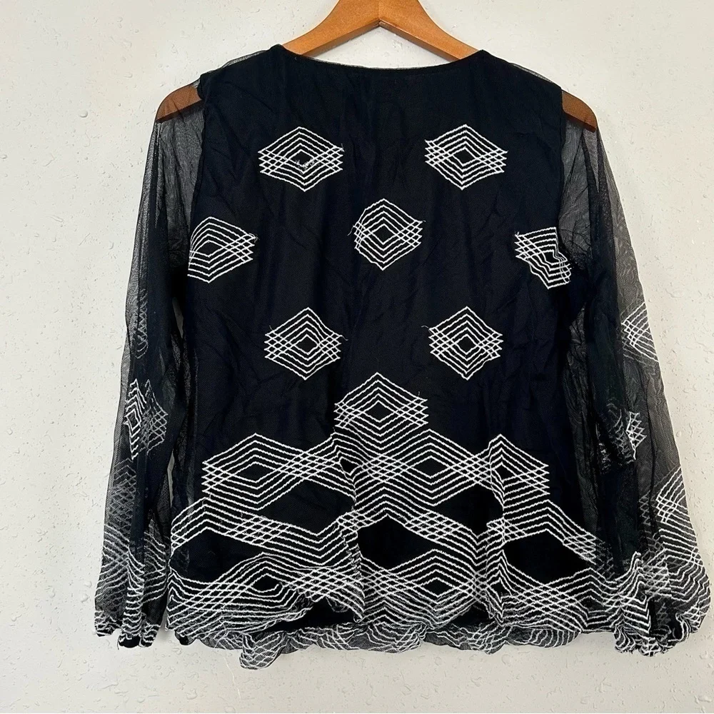 🦋 Alfani Black White Embroidered Long Sleeve Sheer Sleeve Blouse Medium